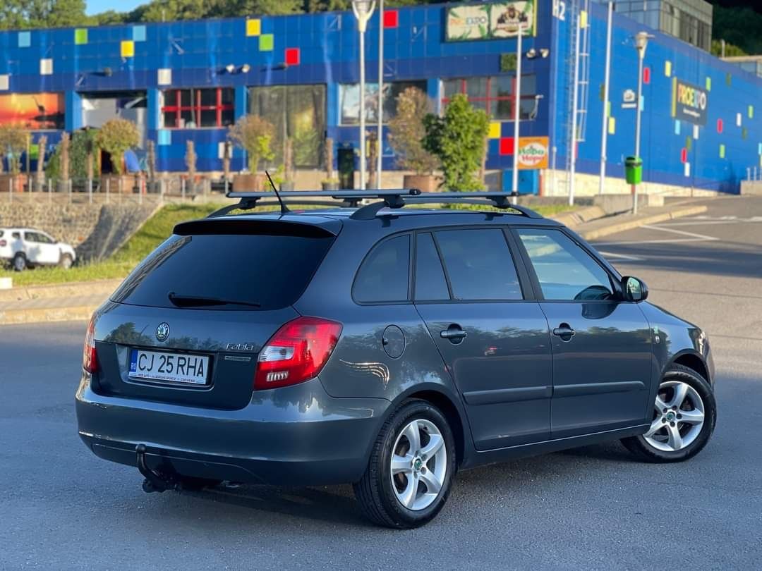 Mașină Scoda Fabia