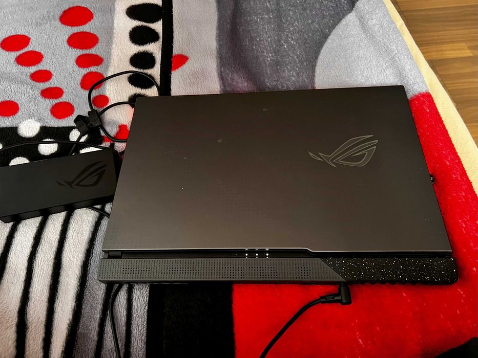 Laptop Gaming Asus ROG G713RC