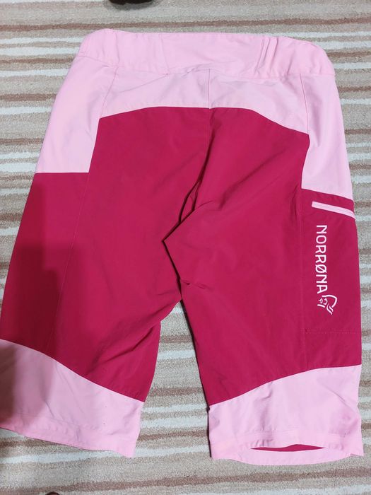 Pantaloni scurți, munte, treking Norrona ,damă, L