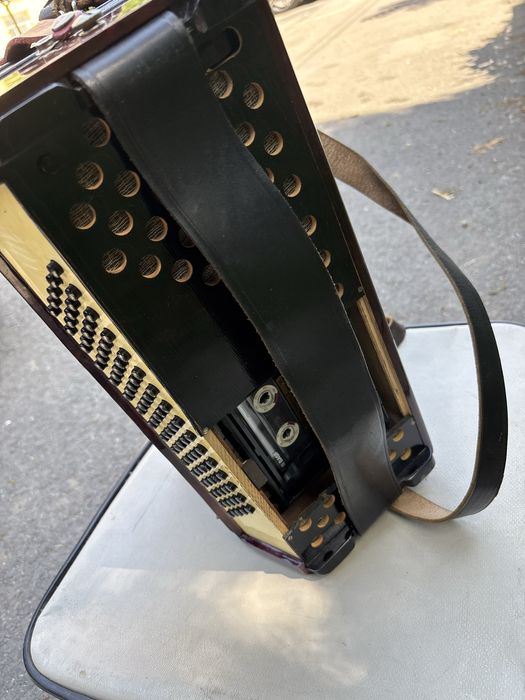 Acordeon Hohner Tango 2 cu 80 basi vergea sita potcoava