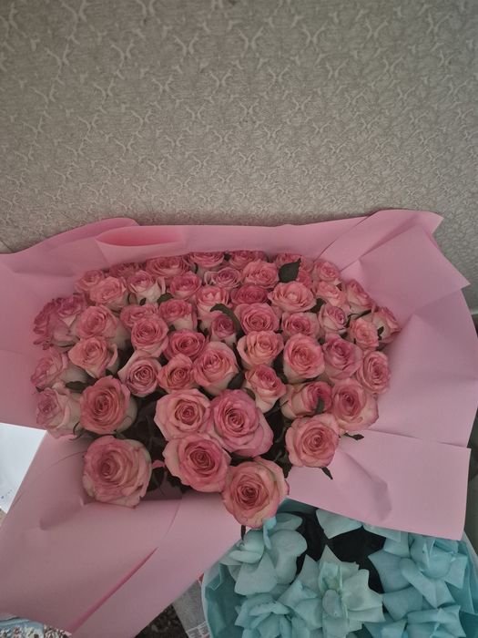 Продам Цветы  51 роз
