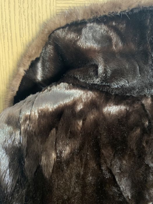 Haina dama din blana naturala de foca, stare perfecta