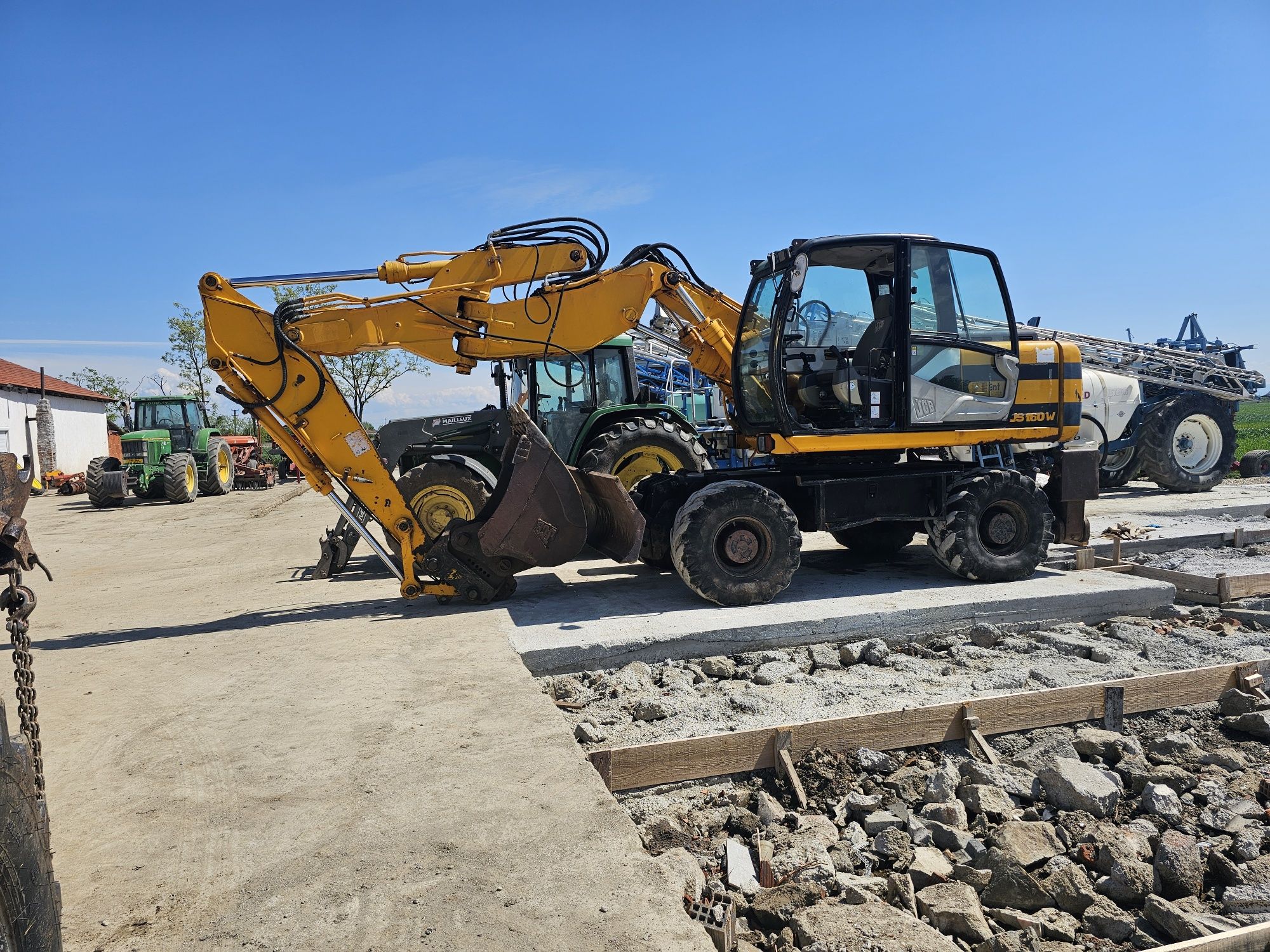 excavator pe roti jcb js 160