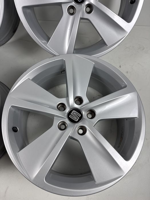 Se vinde set jante originale Seat R17