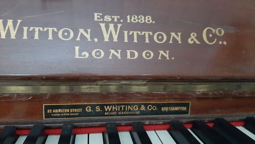 Pian vechi de colectie de aproape 200 ani vechime anul 1838