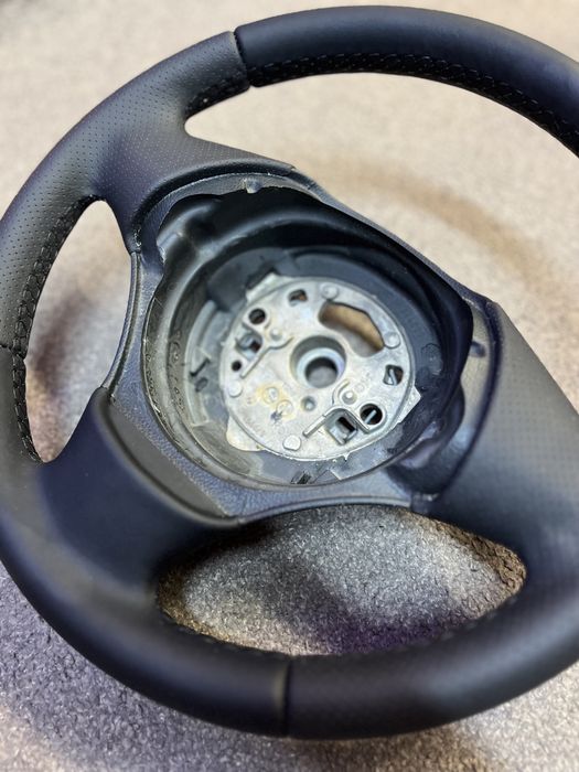 Volan piele Bmw Seria 1,Seria 3 e90/91/92/93/81/87 X1 2005-2010