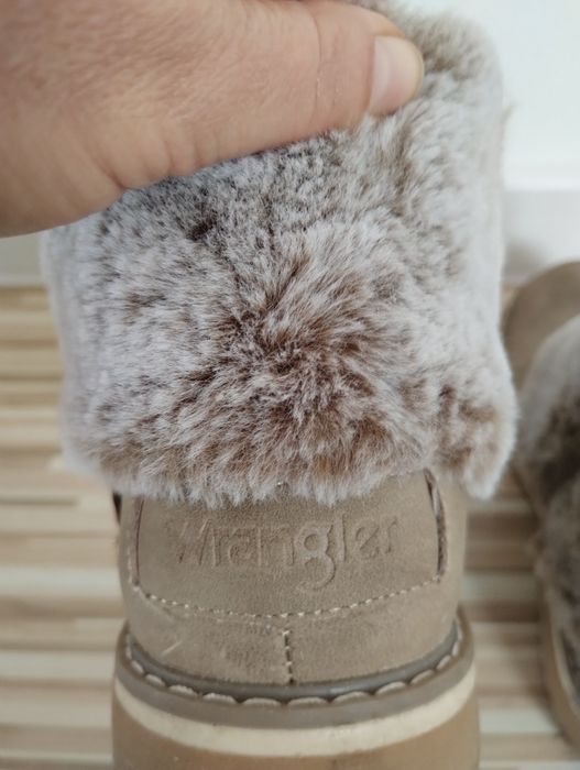 Ugg wrangler mărime 34