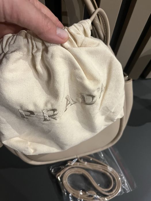 Екрю дамска чанта елегантна