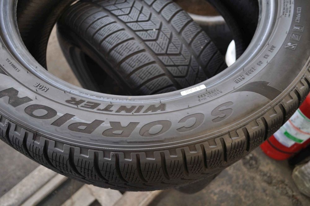 SET 2 Anvelope Iarna 235/55 R19 PIRELLI Scorpion Winter 101H - Runflat