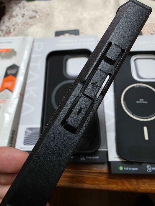 Кейсове за iphone 16 pro