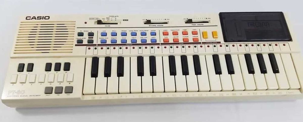 Orga/ Mini sintetizator CASIO PT 80