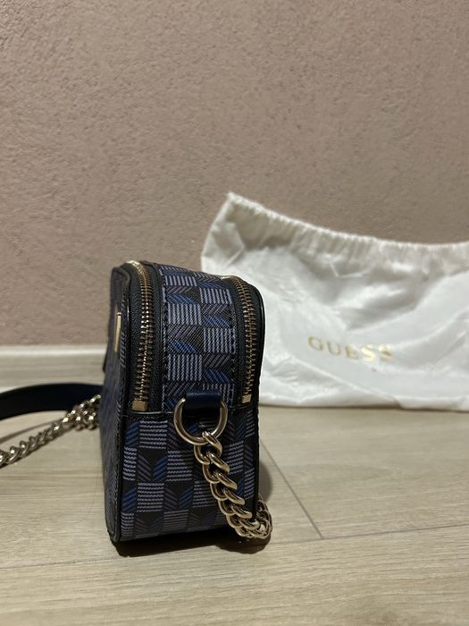 Guess дамска чанта