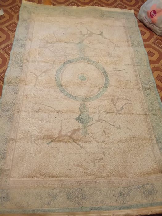 Продам 2 ковра  недорого