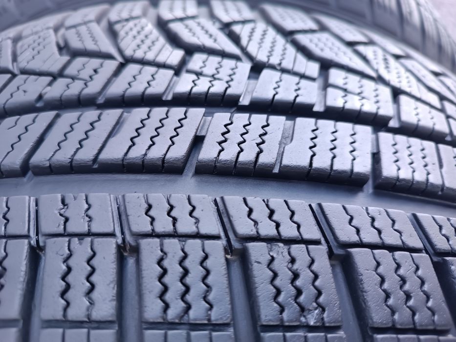 225/50/17 Hankook