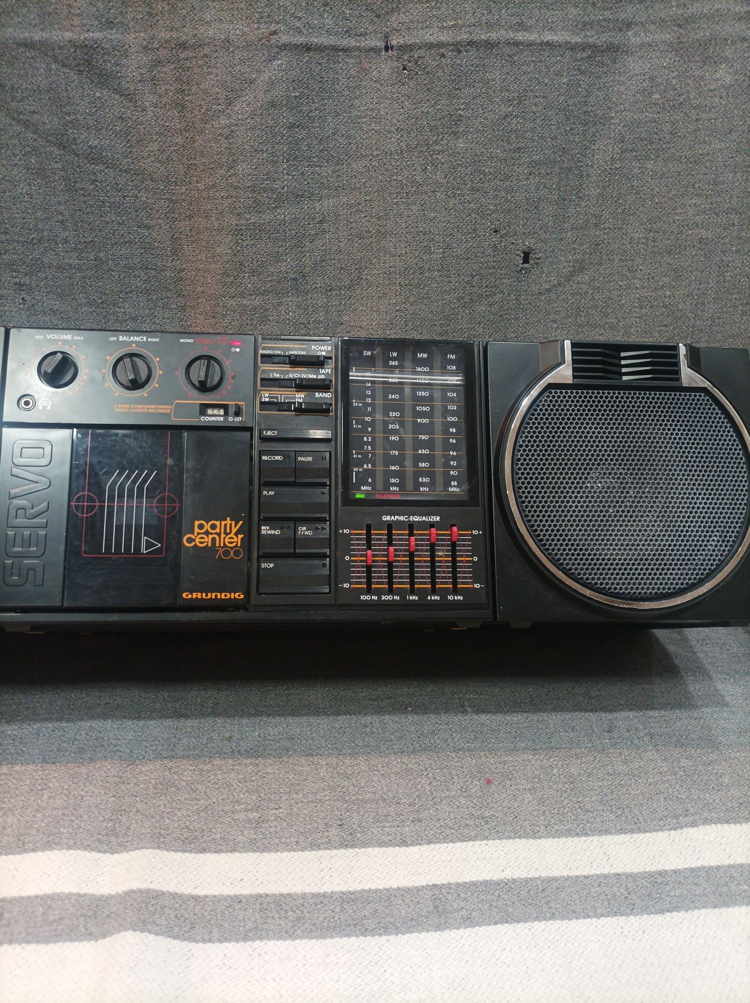 Casetofon grundig party center 700