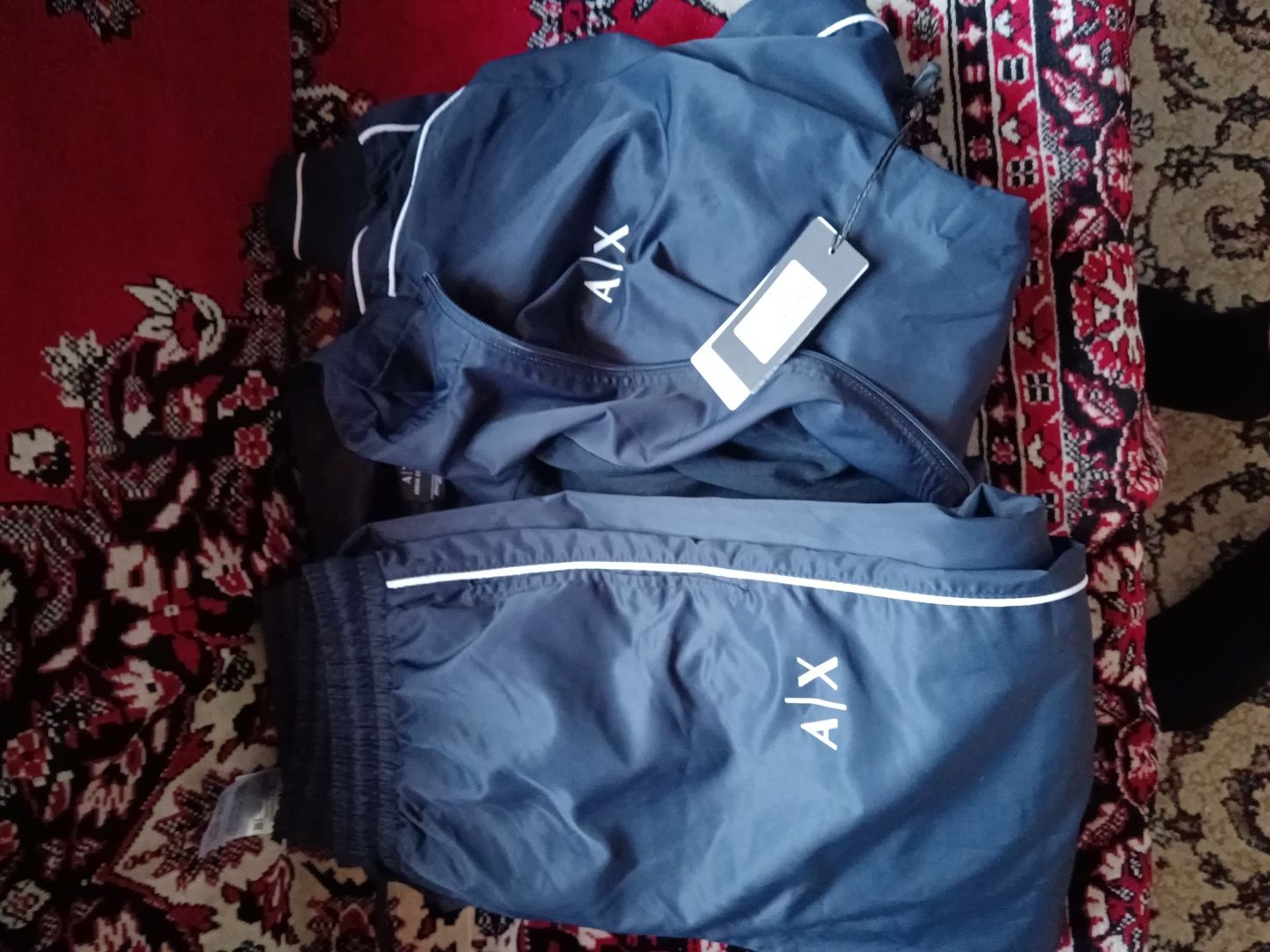 Продам спортивный костюм для спорта новый.