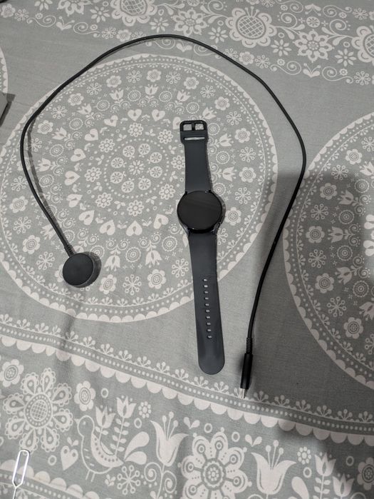 Smartwatch samsung galaxy watch 6 de 40 mm si casti galaxy buds live