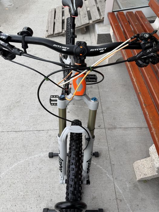 Планински велосипед Мекица SCOTT SPARK за скачане. 27.5/L