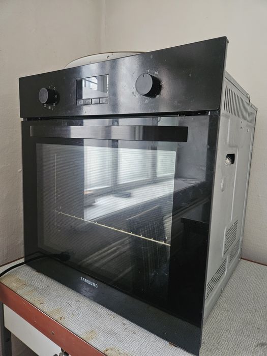 Духовка Самсунг БУ