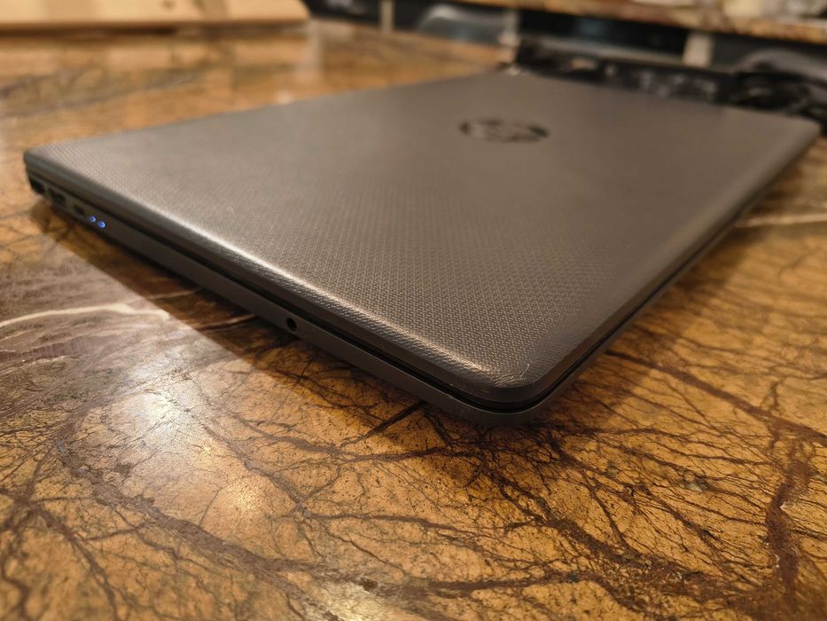 Laptop HP 15-dw3054nq
 Vând  Laptop HP 15-dw3054nq