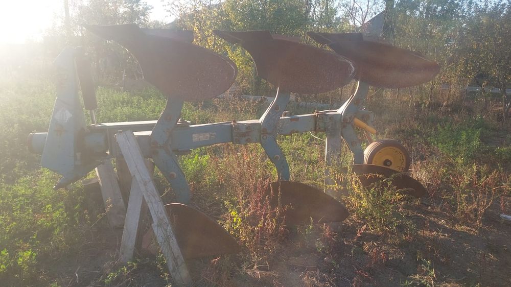 Vand plug Overum cu 3 brazde si trupite stare buna