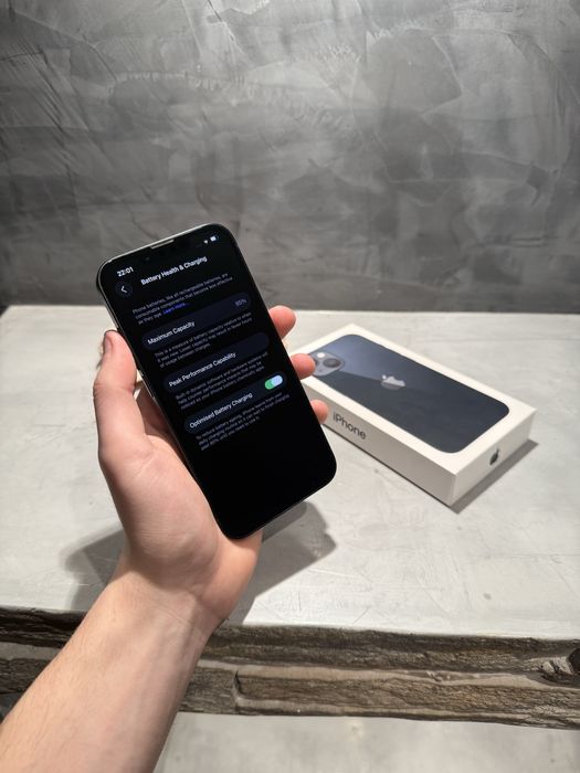 КАТО ЧИСТО НОВ Iphone 13  128 GB + подаръци