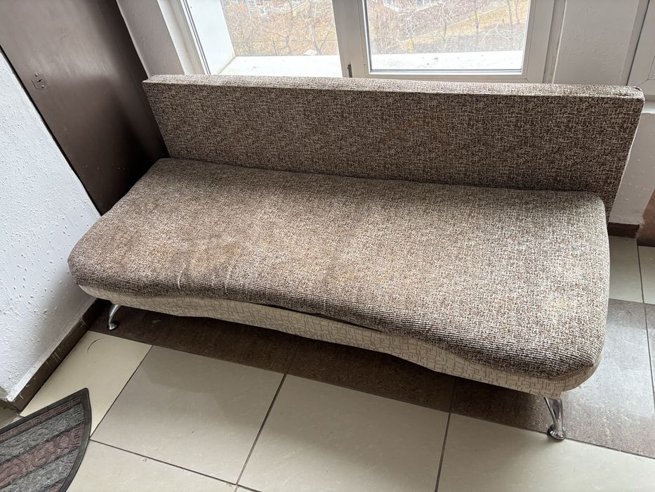 Отдам даром диван в среднем состоянии