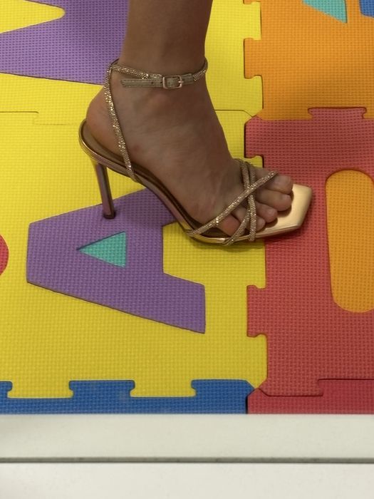 Vand sandale Steve Madden marimea 36
