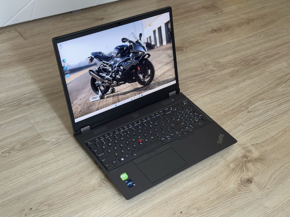 16’QHD+165Hz/i7-13850HX/Tinkpad P16 Gen2/32GB DDR5/1TB SSD/RTX A1000