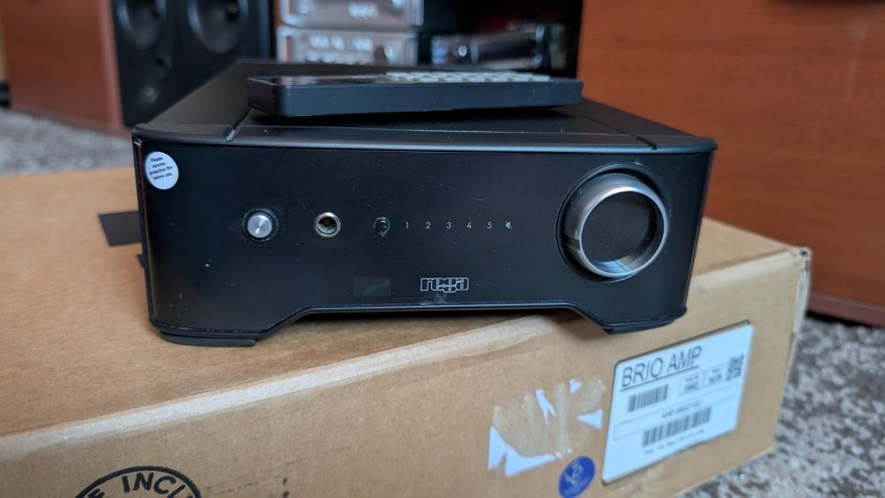 Rega brio r (schimb)  varianta noua , aparat nou