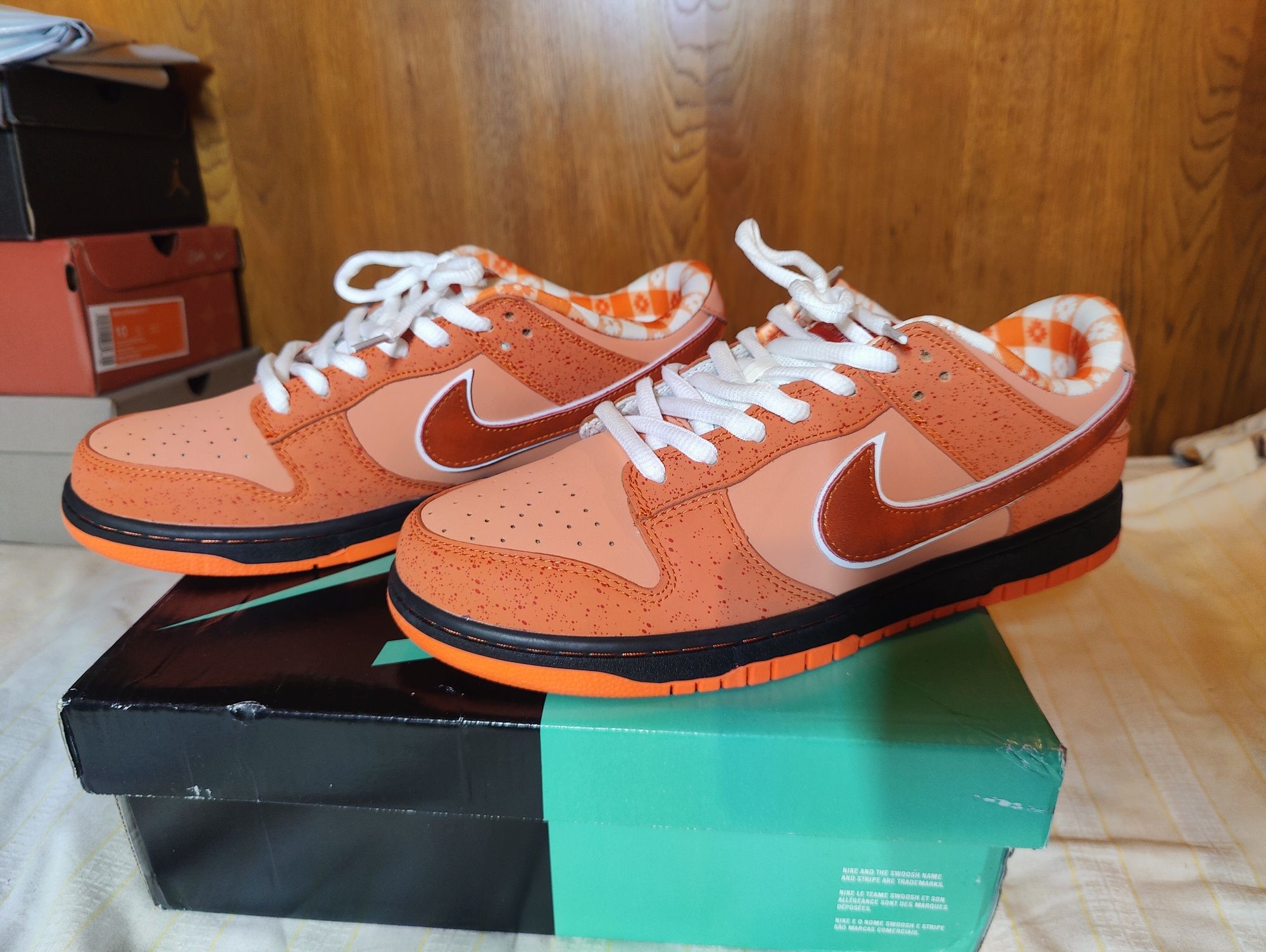 Nike SB Dunk Low Pro Orange Lobster 44