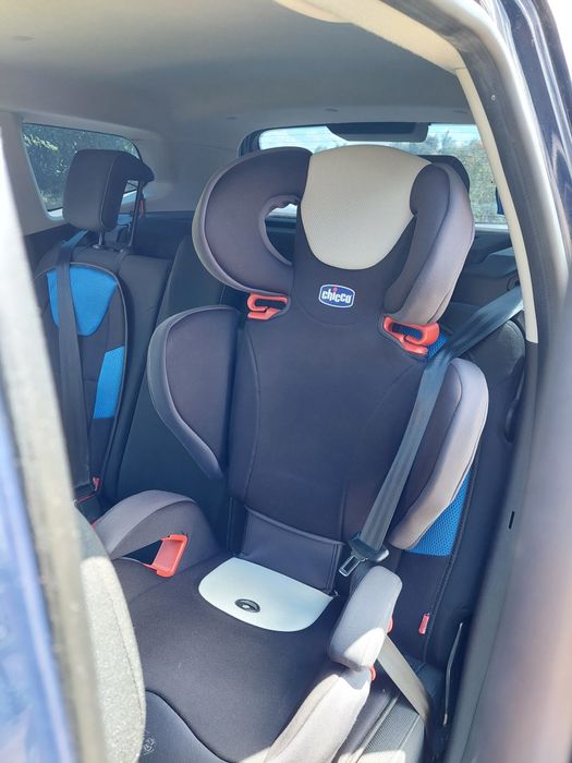Vând scaun auto Chicco