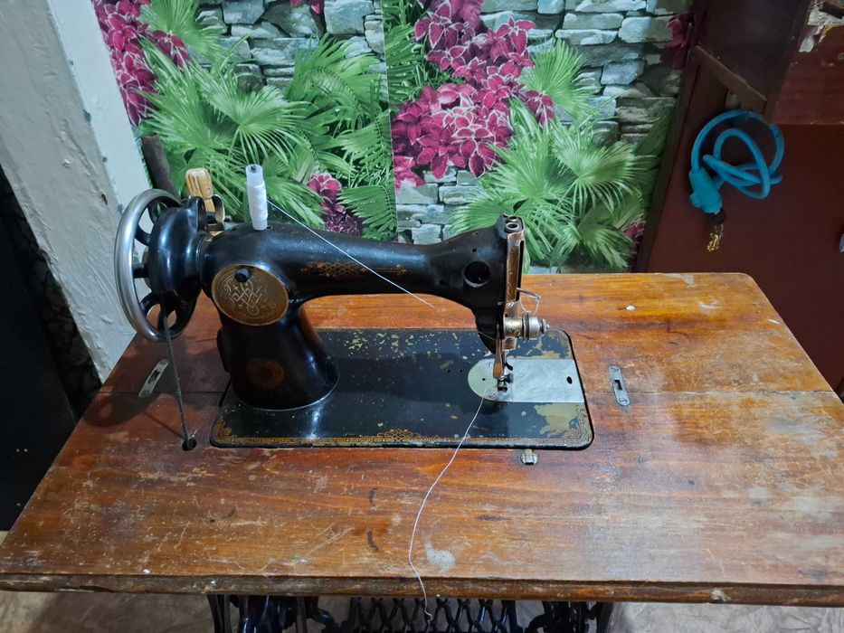 Швейная машинка ПМЗ "Кавказ"