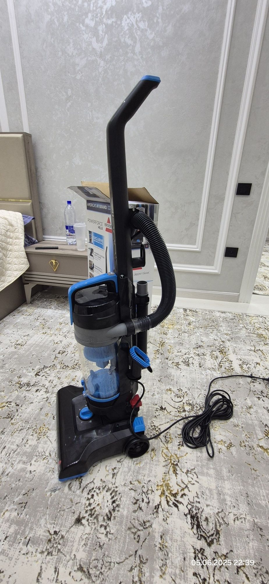 Продам новый пылесос американский Bissell
