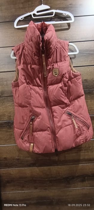 Naketano два оригинални елека L