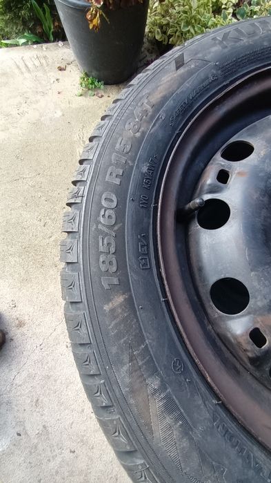 Чосто нови зимни гуми KUMHO с джанти 15 цола