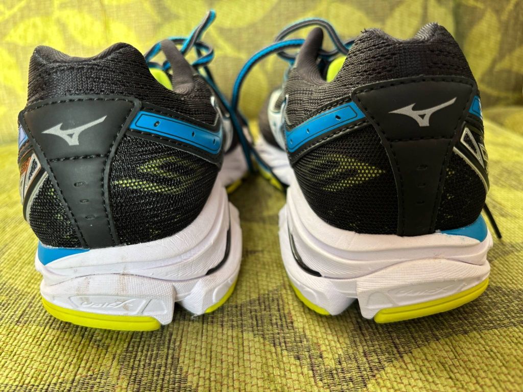 Мъжки маратонки mizuno wave ultima 9.
