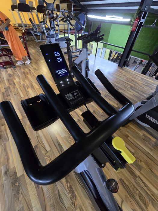 Technogym spining bike рецуклирани колела без забележка техноджим