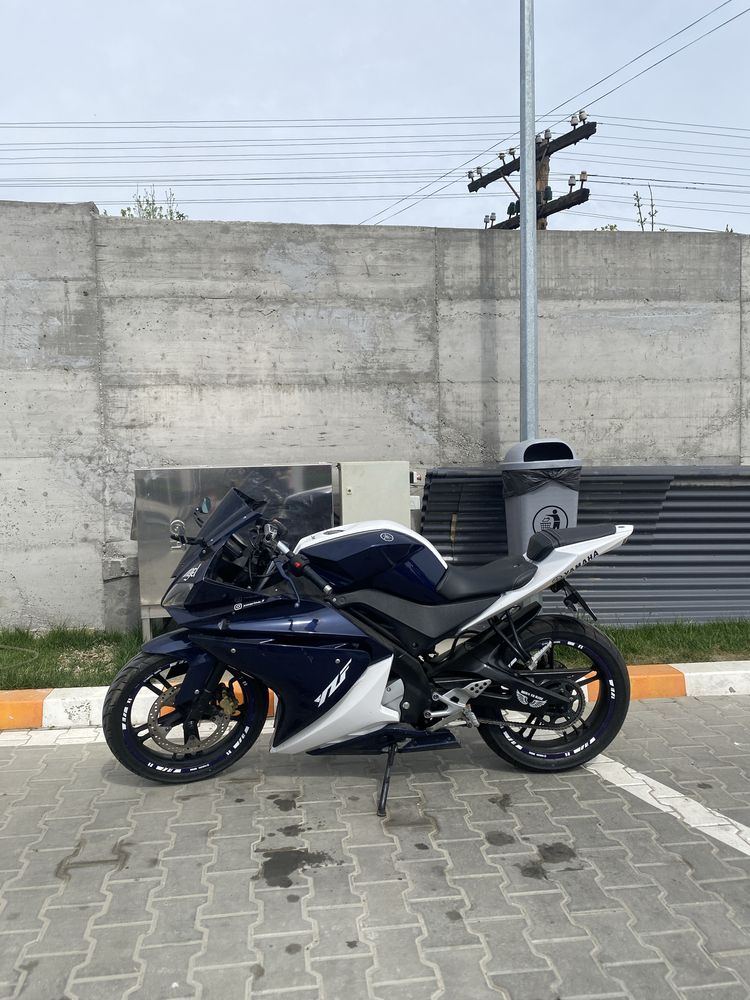se vinde YAMAHA YZF R125