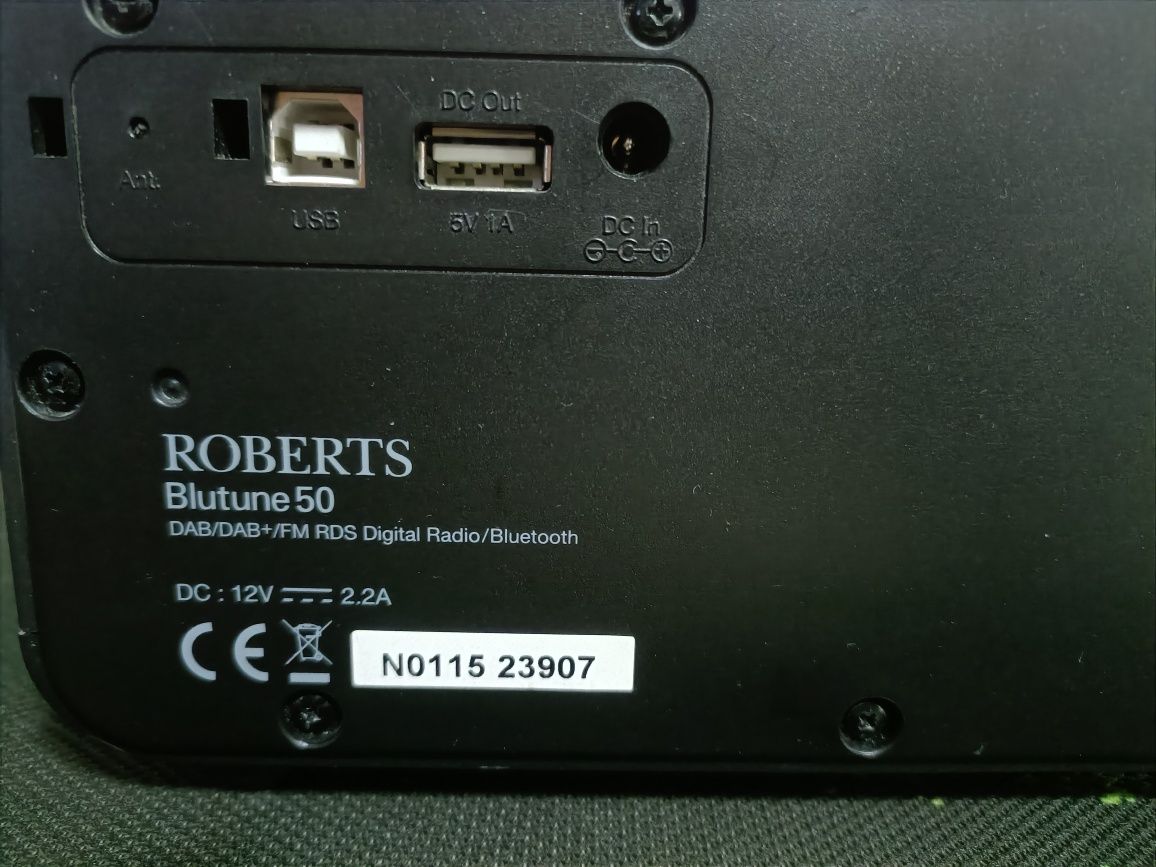 Roberts radio FM, USB, Bluetooth, perfect funcțional
