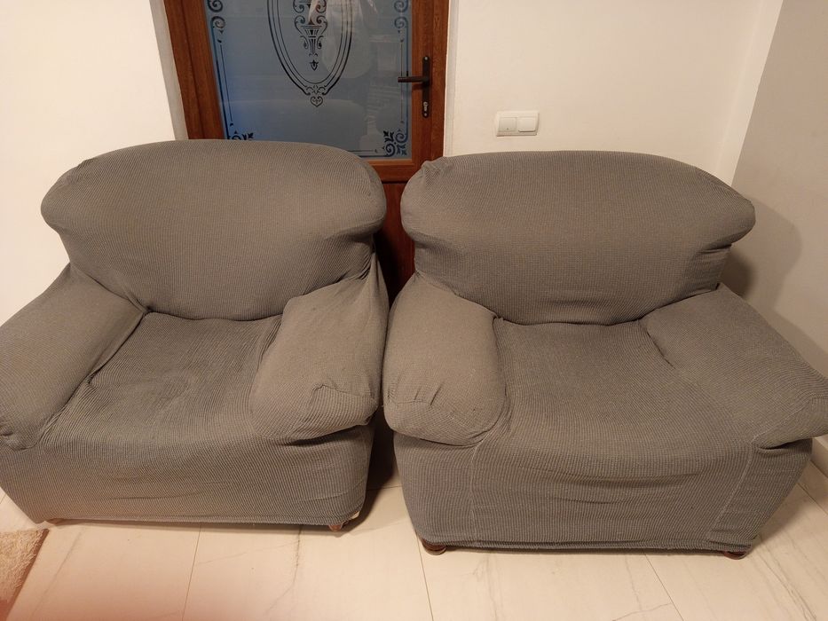 Vând canapea și fotolii