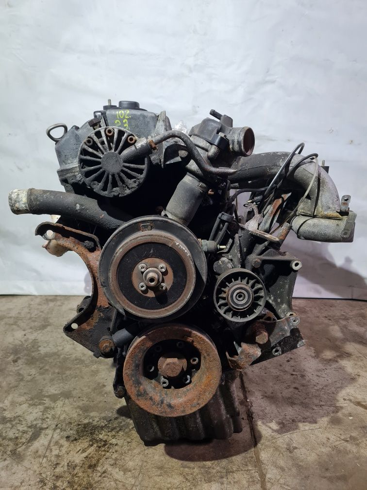 Двигатель Mercedes-Benz 102 2.3л