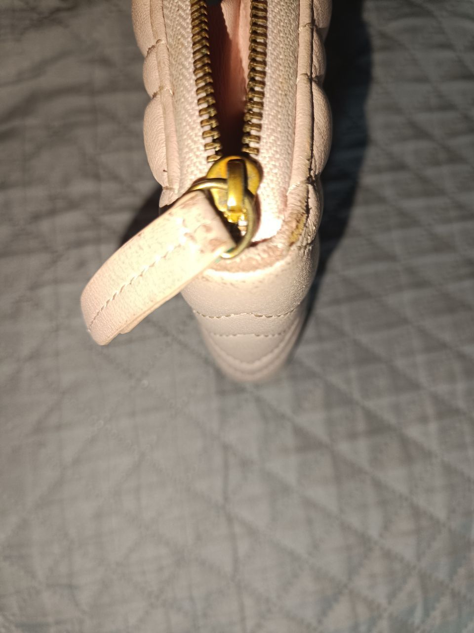 Gucci wallet compact