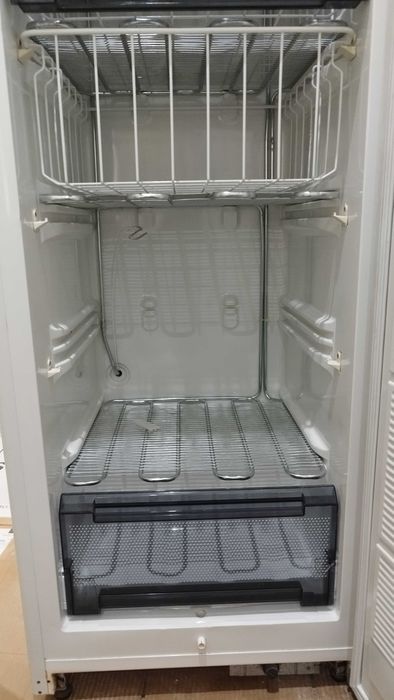 Фризер вертикалн