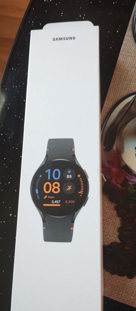 Продавам електронен часовник samsung