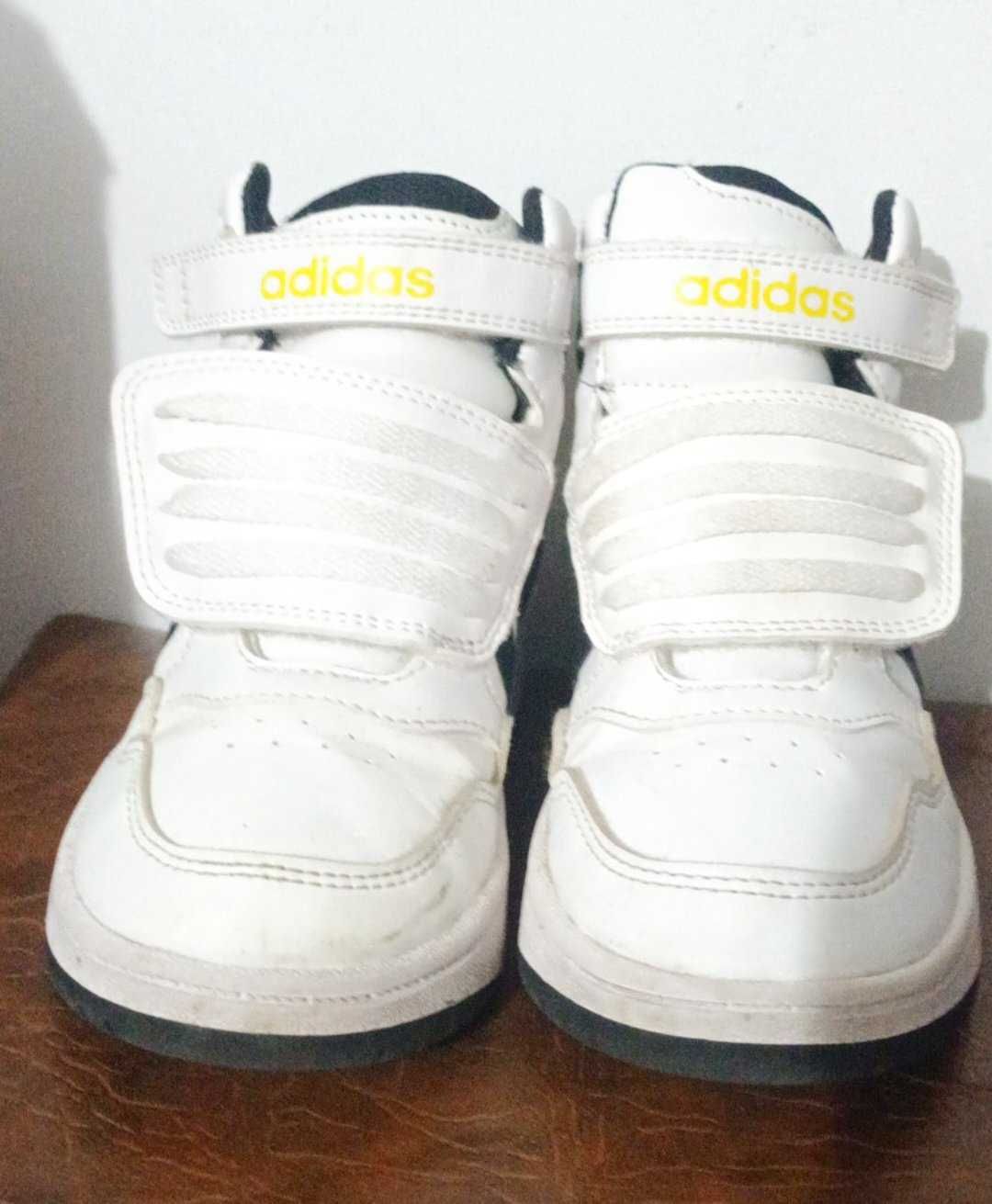 Adidasi marime 27