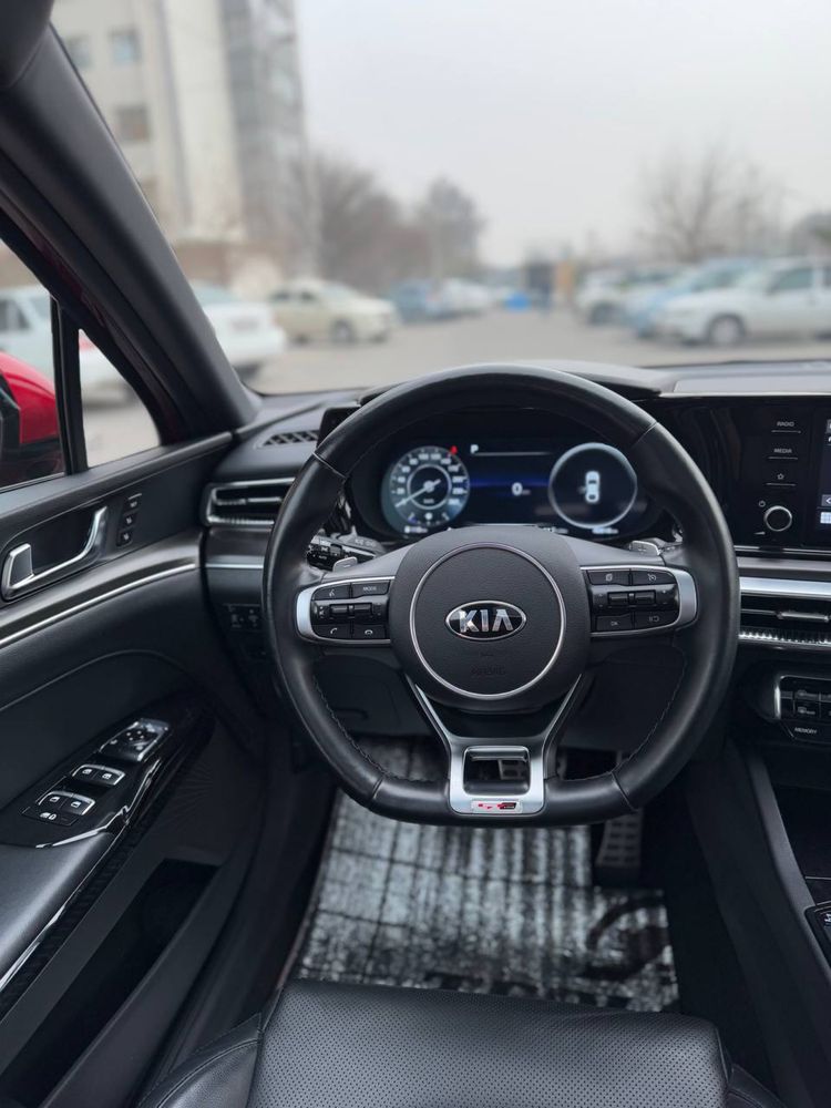 Kia K5 GT Line продается