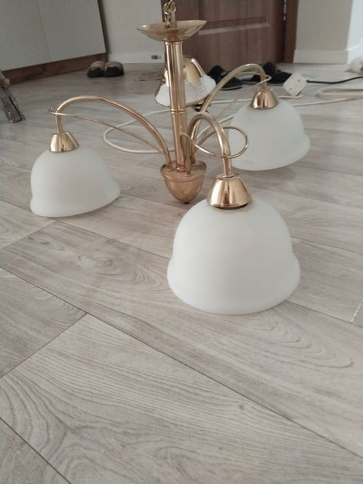 Люстра, в хорошем состоянии