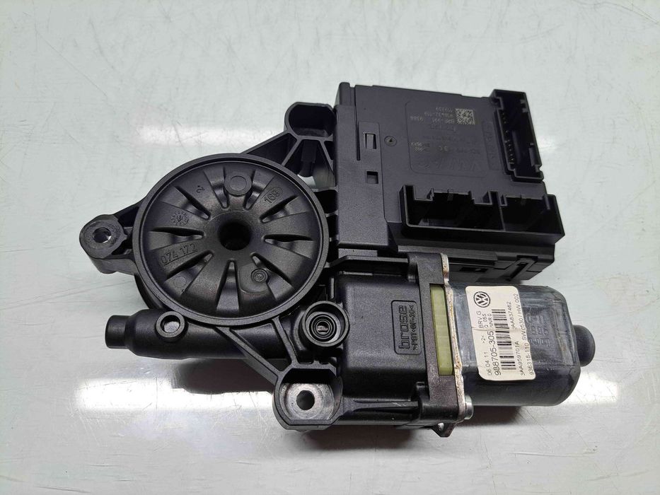 Motoras geam dreapta fata Volkswagen Passat B7 (362) [Fabr 2010-2014]