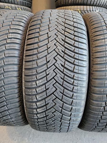 235/55/18 PIRELLI 4бр